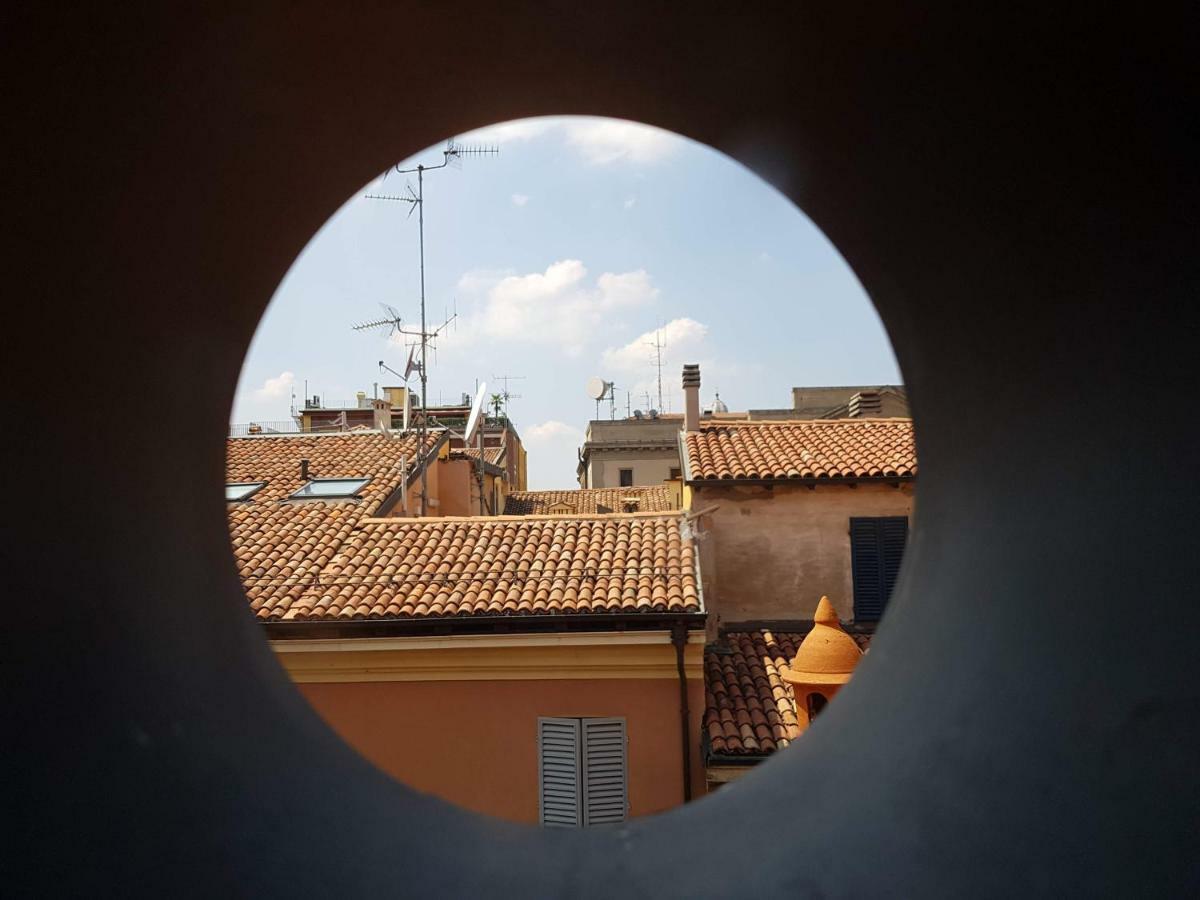 Tetti Rossi, Bologna